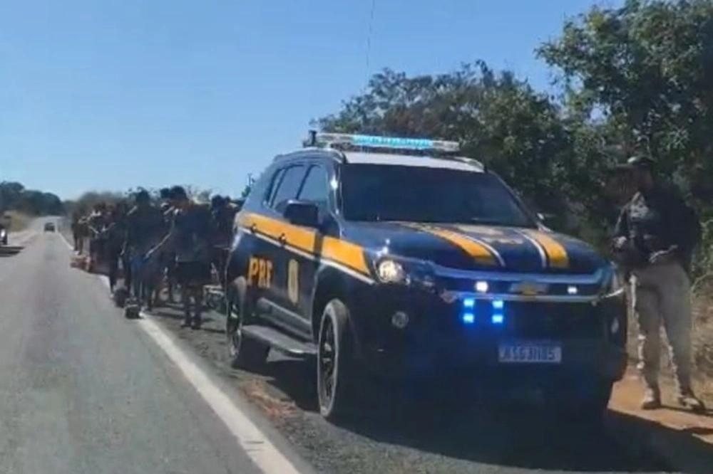 Carreata e tradição de caminhões em miniatura encanta e movimenta cidade no Piauí