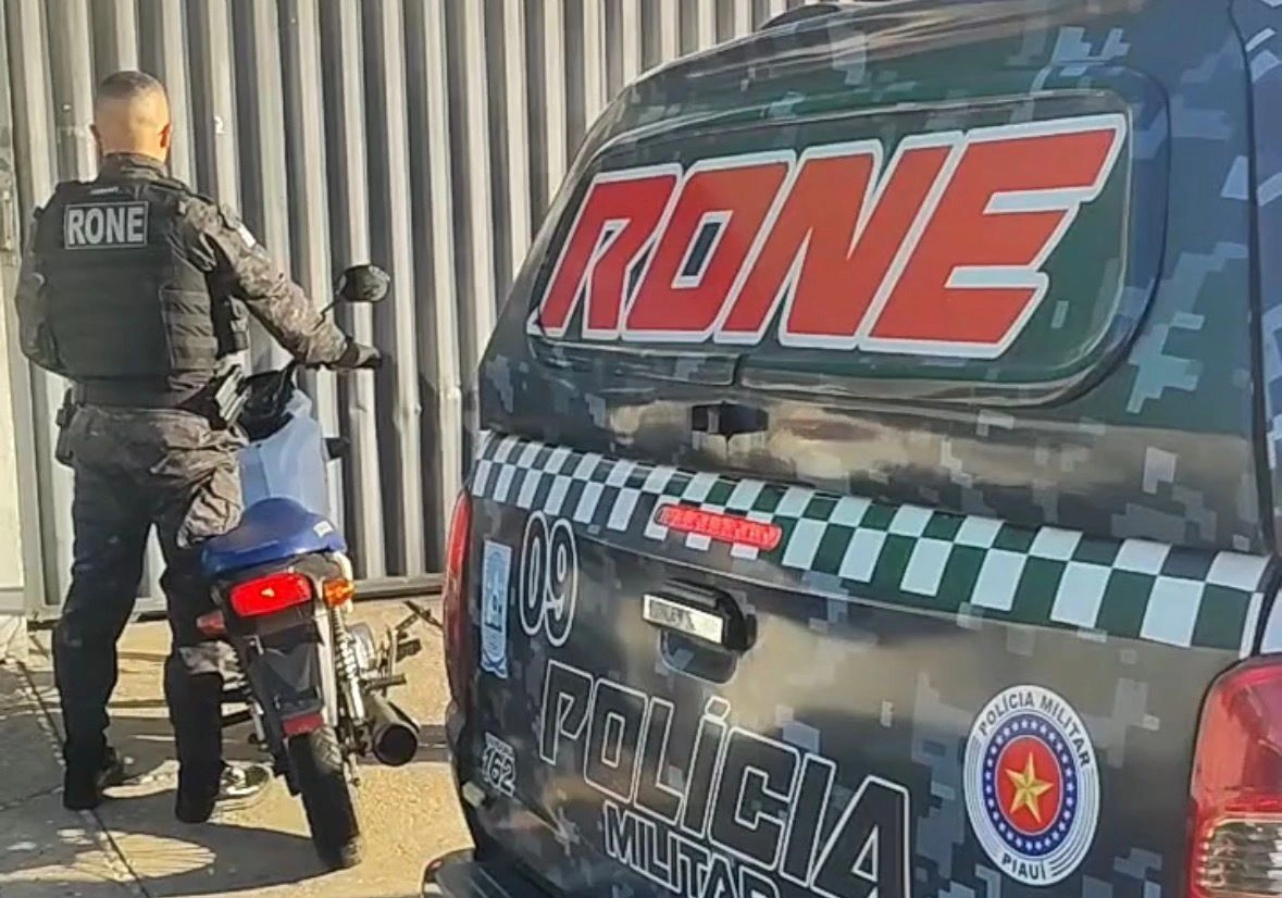 Casal é preso por tráfico após perseguição e flagrante de entrega de droga