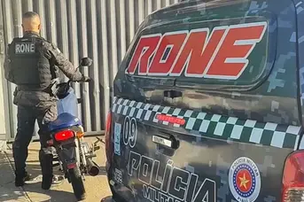 Casal é preso por tráfico após perseguição e flagrante de entrega de droga