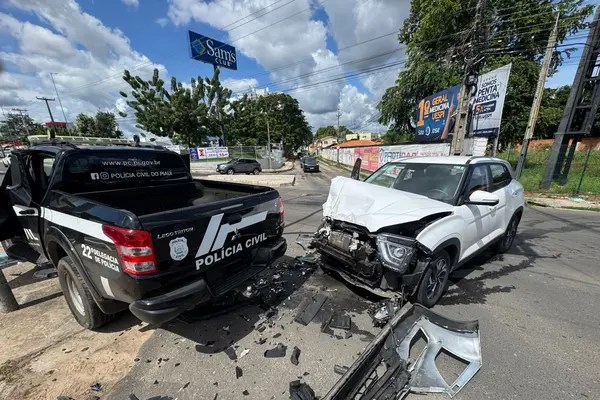 Colisão envolvendo viatura da Polícia Civil deixa delegado ferido em Teresina