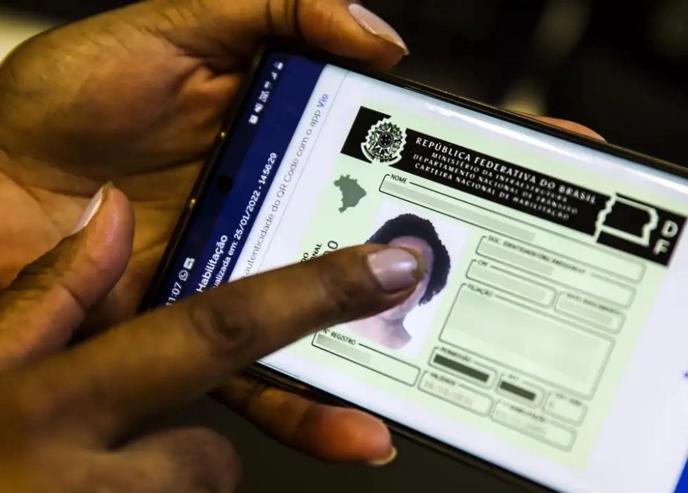 Comissão analisa MP que prevê renovação automática da CNH sem exame