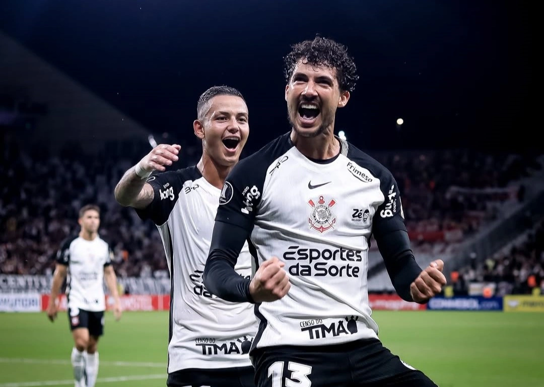Corinthians decide pelo alto, vence o Santa Fé e dispara na Libertadores.