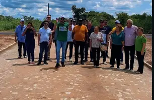 Deputado Marcus Kalume entrega 3.000 m² de calçamento na zona rural de Floriano (Foto: Reprodução)