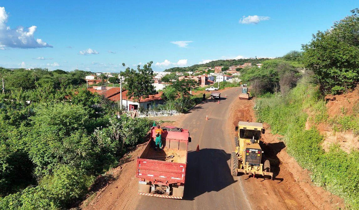DER-PI: começaram as obras na rodovia que liga Picos a Aroeiras do Itaim