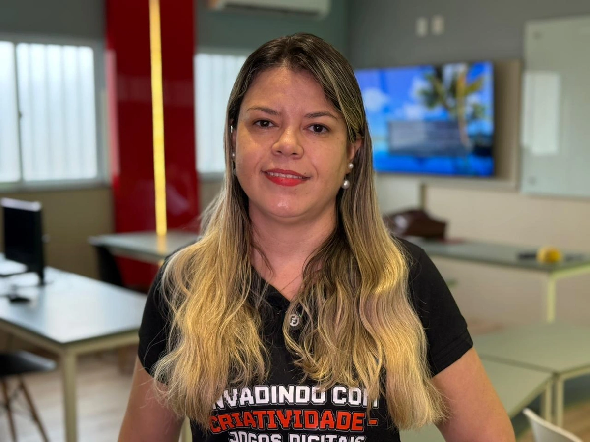 Do Piauí à Rússia: Jovem de 18 anos supera graduados e ensina programação