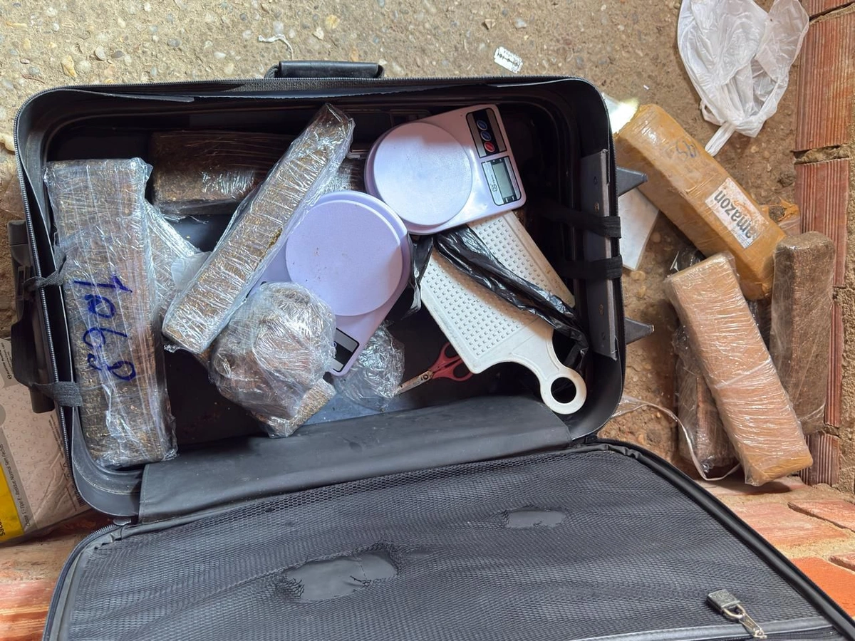 Duas mulheres são presas com 10 tabletes de drogas na zona Sul de Teresina