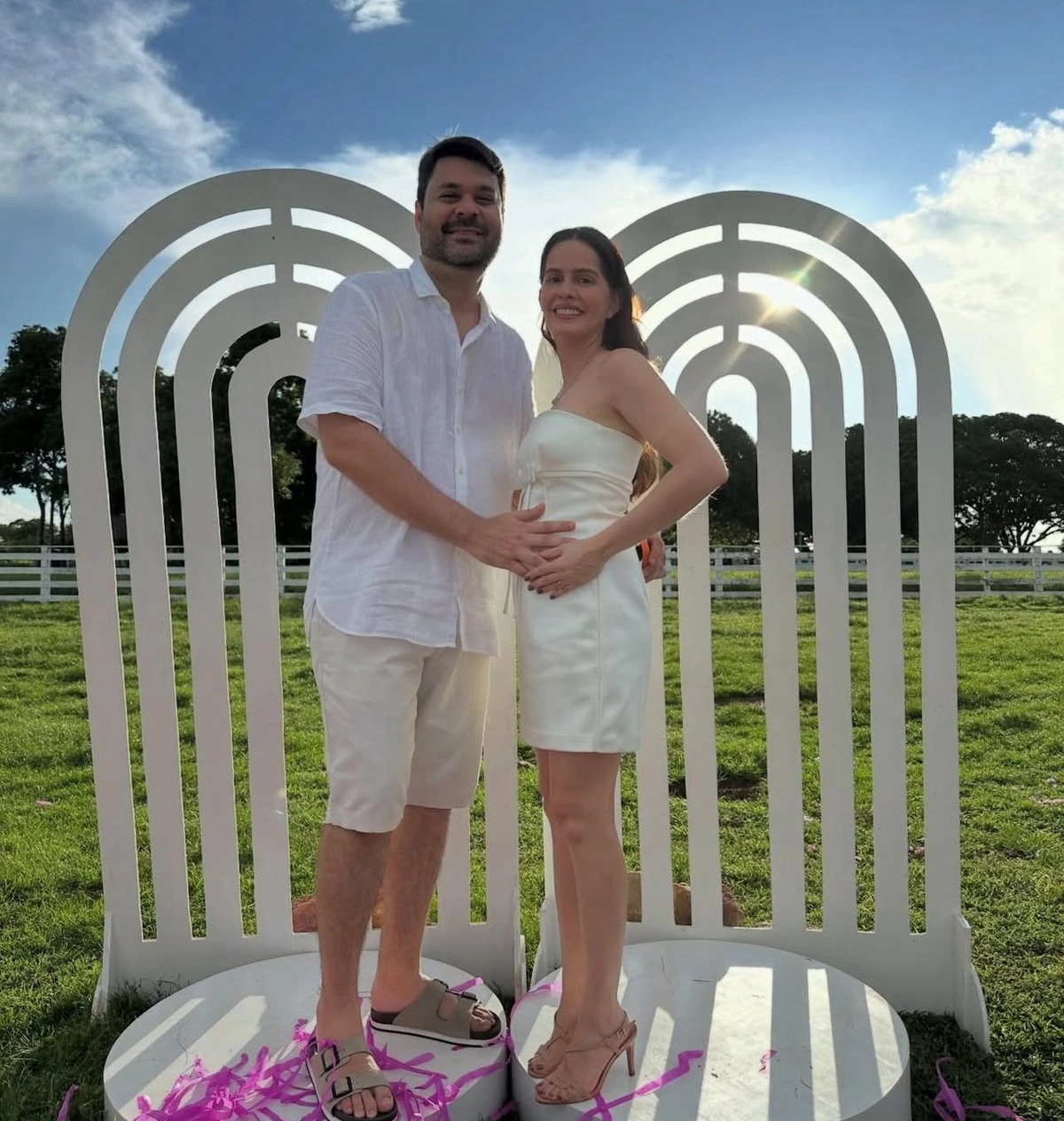 É menina: Casal Giorgi Mesquita e Lívia Castelo Branco anunciam primeira gravidez