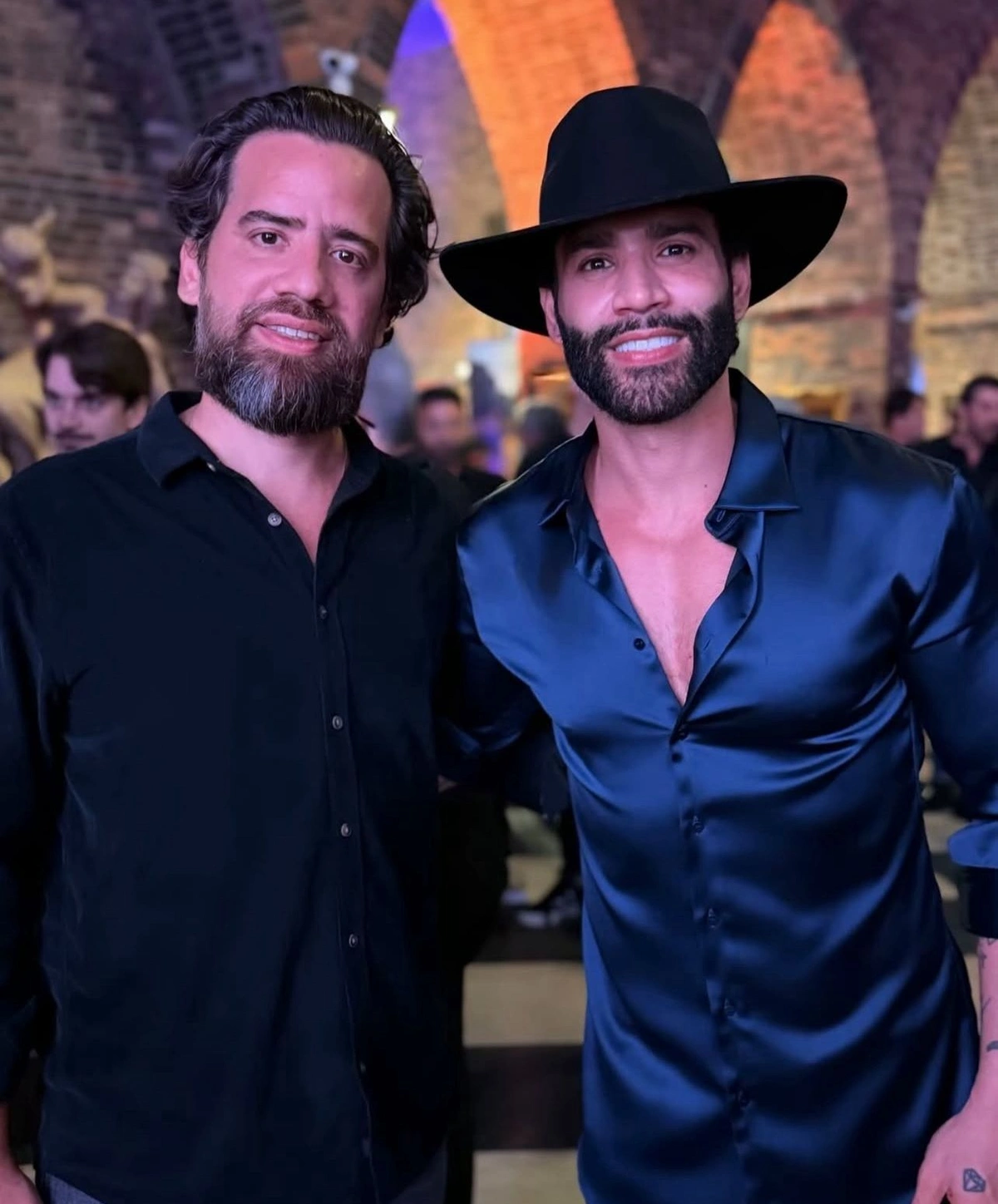 Empresário Iran Felinto e o cantor Gusttavo Lima em clique especial durante evento