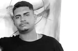 Entregador por aplicativo é morto a tiros ao sair de casa em Picos (Foto: Reprodução)