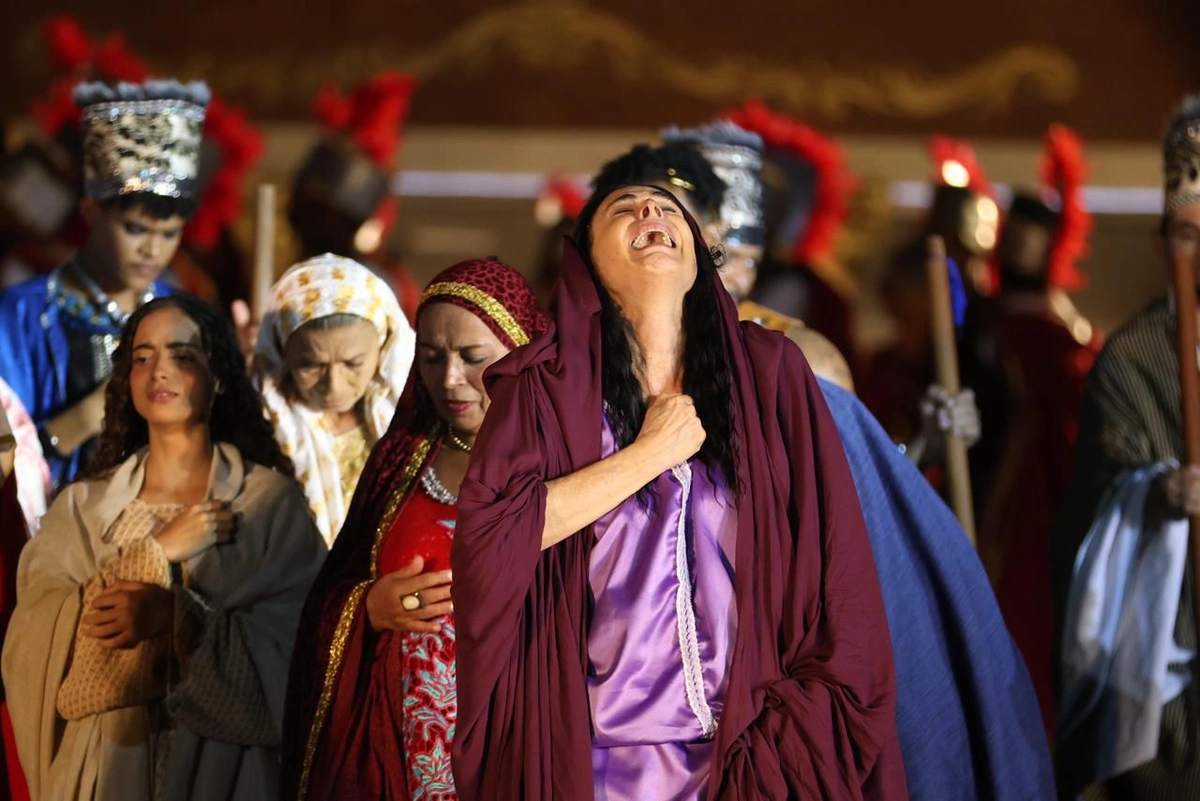 Espetáculo Paixão de Cristo de Floriano reúne multidão e emociona público