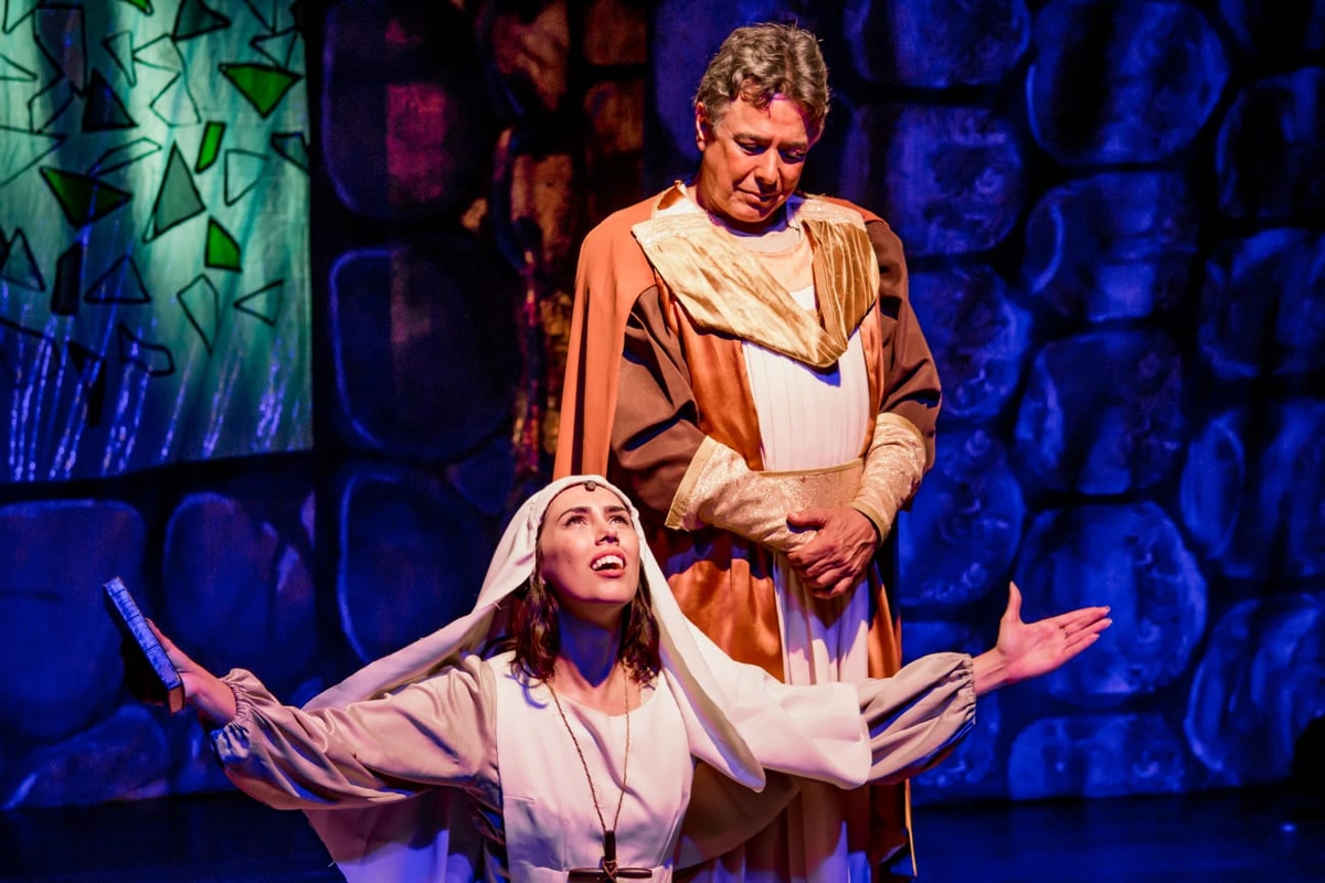 Espetáculo 'Um Amor de Renúncia'