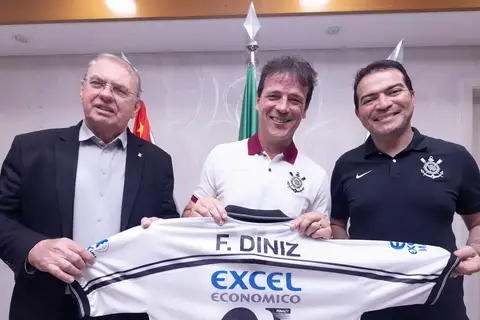 Fernando Diniz é anunciado como novo técnico do Corinthians