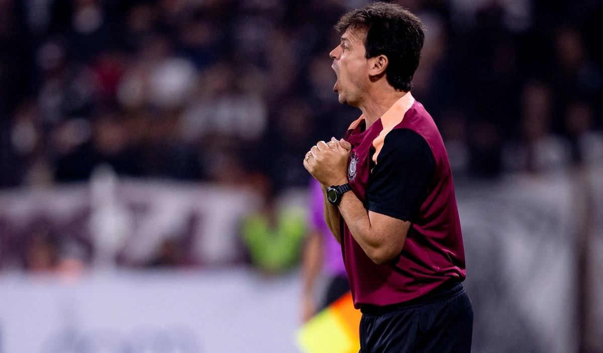 Fernando Diniz, técnico do Corinthians