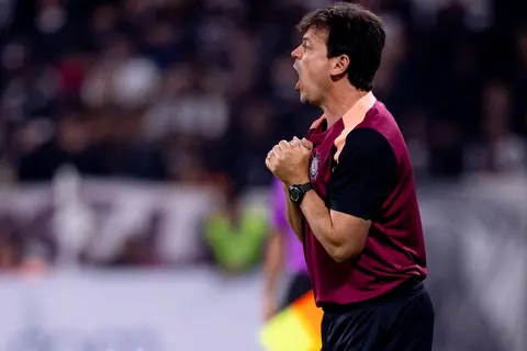 Fernando Diniz, técnico do Corinthians