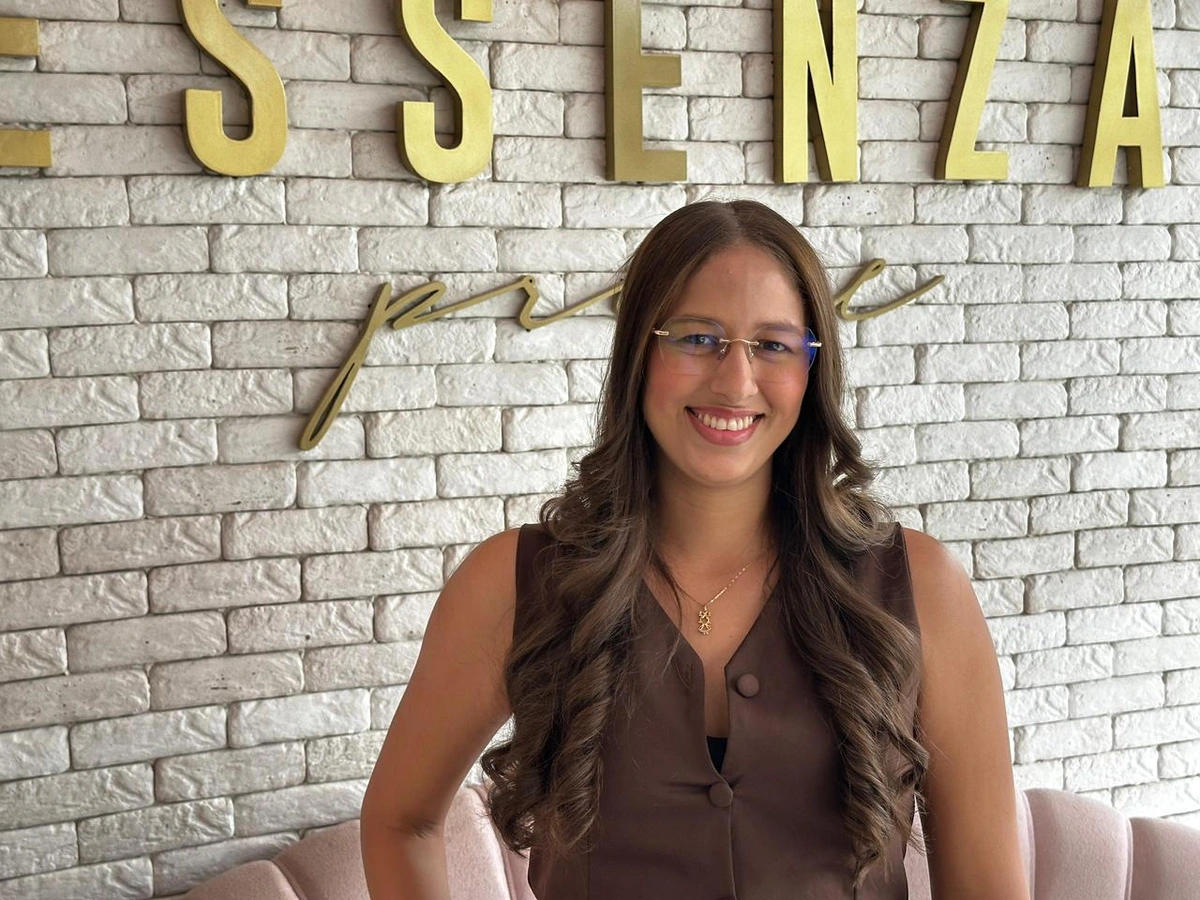 Flávia Araújo, gerente do salão de beleza Essenza