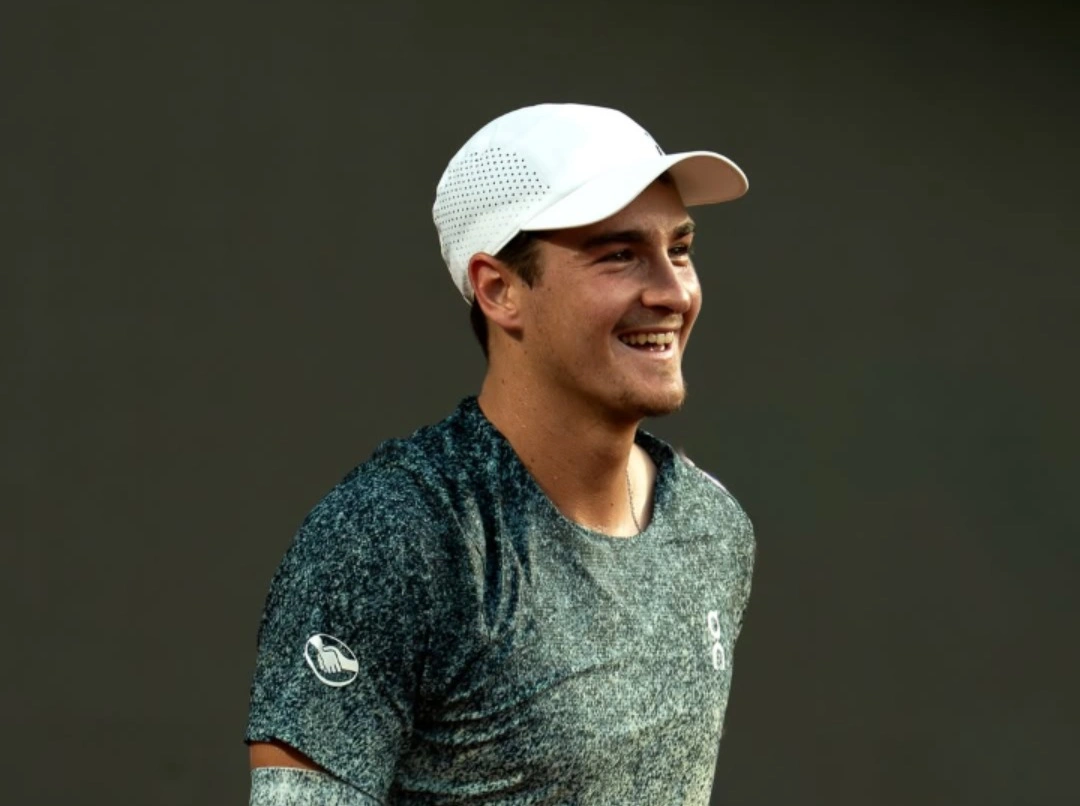 Fonseca vence algoz de Buenos Aires na estreia e vai às oitavas de final em Munique.