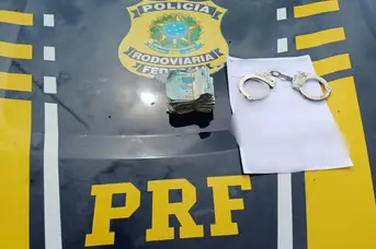 Foragido por latrocínio é preso com R$ 13 mil durante abordagem da PRF em Teresina