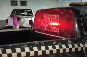 Força Tática apreende drogas após fuga de suspeitos em Teresina (Foto: Reprodução)