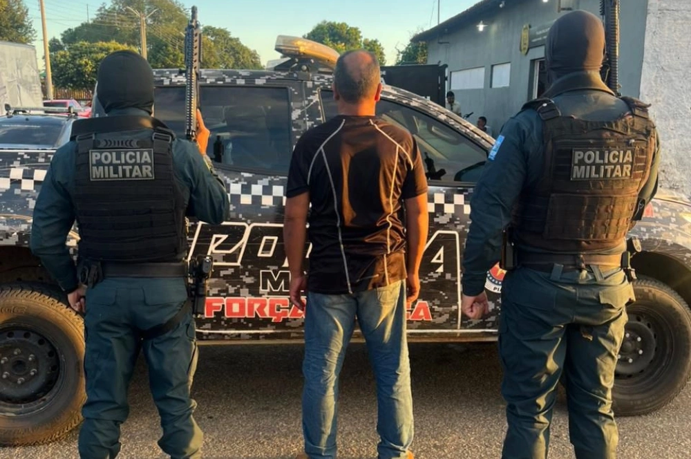 Força Tática prende suspeito e apreende armas e drogas na zona rural de Jurema