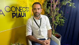 Gabriel Martins participa de entrevista ao vivo na Feira do Empreendedor 2026 (Foto: Conecta Piauí)