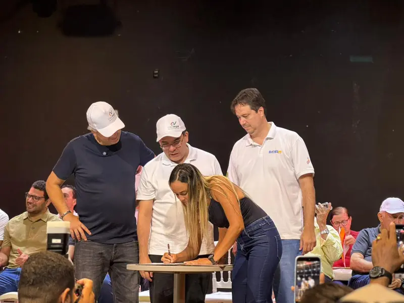 Governador Rafael Fonteles entrega obras e amplia serviços de saúde em Picos