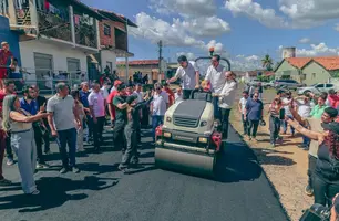 Governador visita obras de pavimentação e inaugura novo trecho em Cristalândia (Foto: João Allbert)