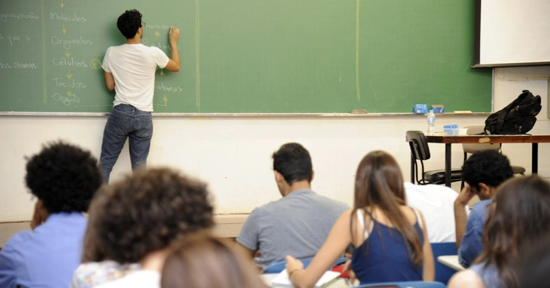 Governo anuncia ampliação da Rede Nacional de Cursinhos Populares