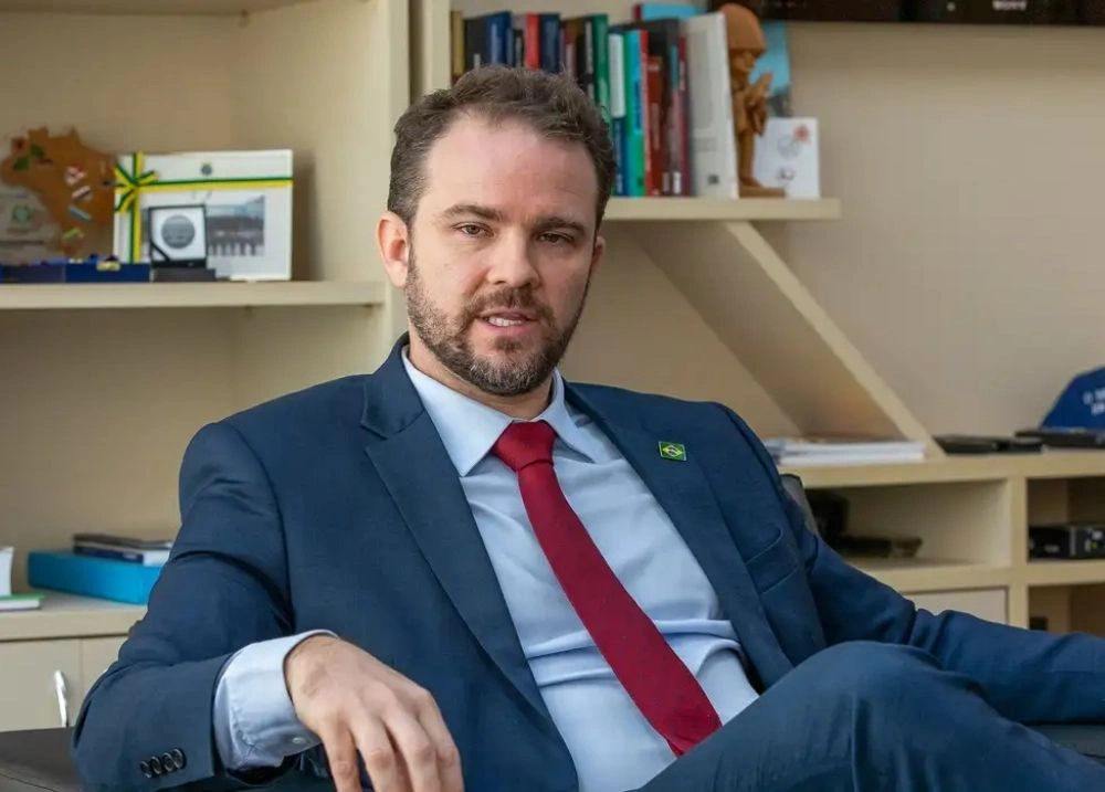 Governo avalia uso do FGTS para quitar dívidas, diz Durigan