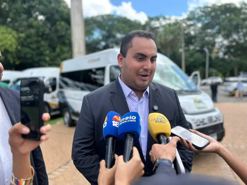 Governo realiza entrega de vans do programa MobSUAS a municípios piauienses