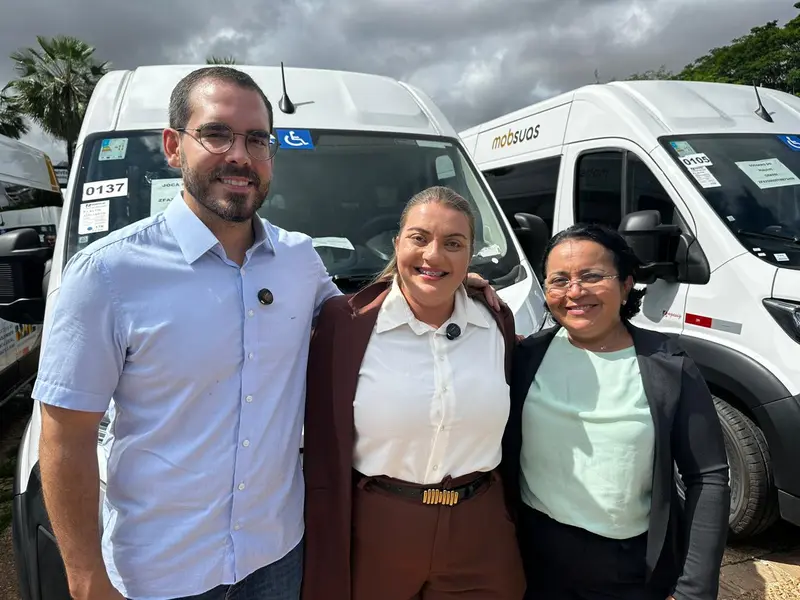 Governo realiza entrega de vans do programa MobSUAS a municípios piauienses