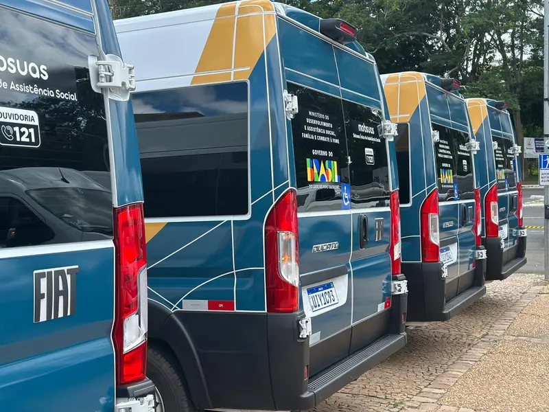 Governo realiza entrega de vans do programa MobSUAS a municípios piauienses