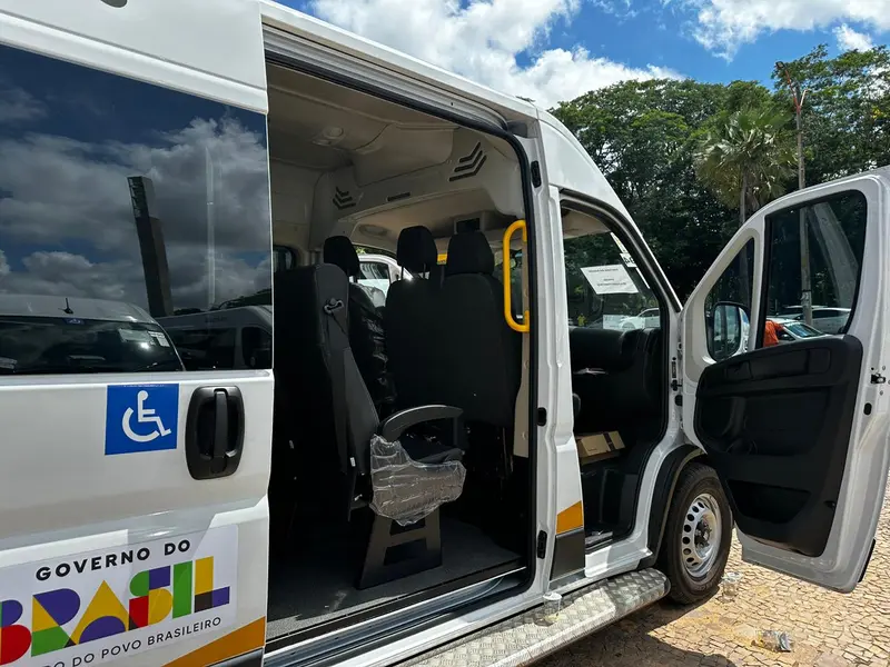 Governo realiza entrega de vans do programa MobSUAS a municípios piauienses