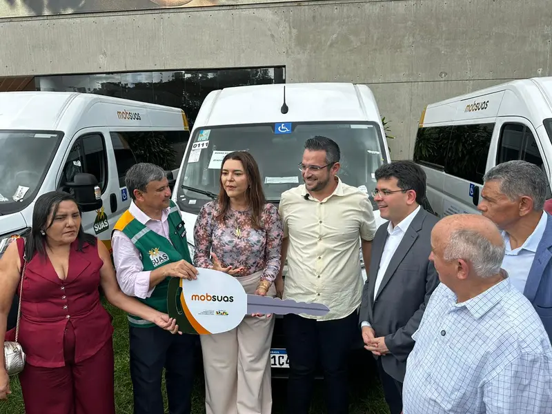 Governo realiza entrega de vans do programa MobSUAS a municípios piauienses