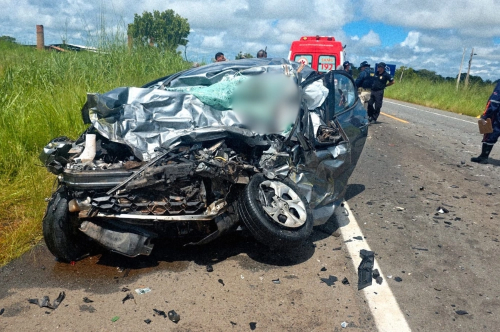 Grave acidente entre carro e caminhão deixa mortos na BR-343, em Campo Maior