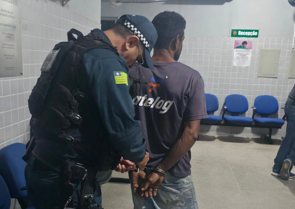 Homem é preso com drogas e arma branca em Nossa Senhora de Nazaré