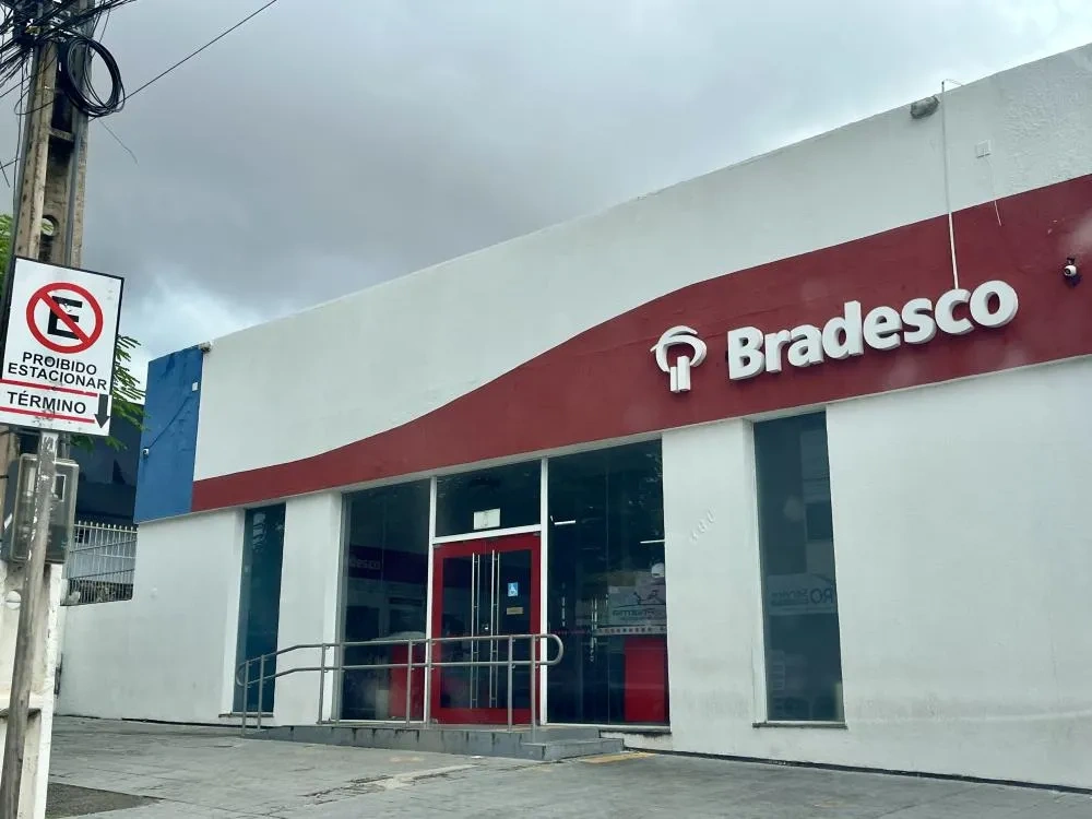 Idoso morre após passar mal dentro de agência bancária em Floriano