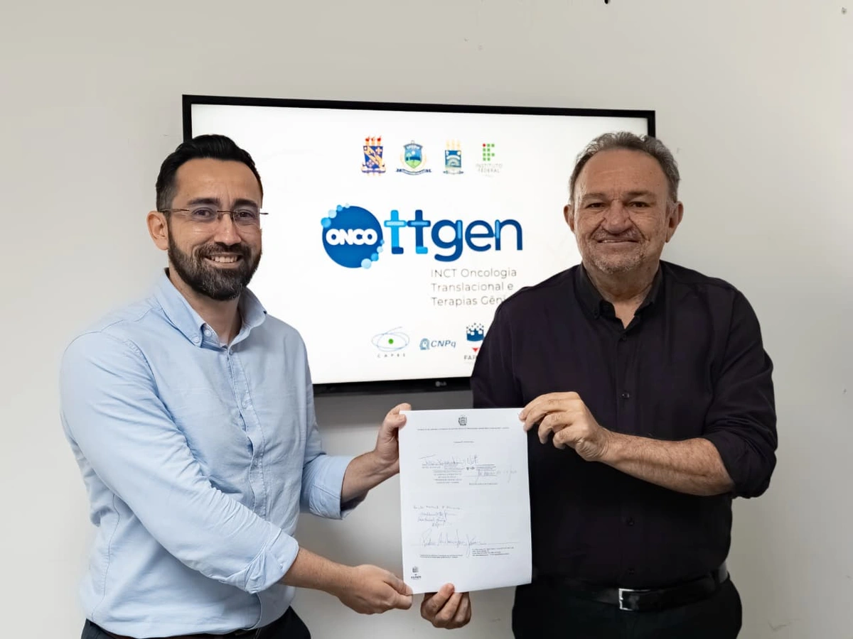 João Marcelo de Castro, professor da UFPI e coordenador do INCT ONCOTTGEN, ao lado do presidente da Fapepi, João Xavier.