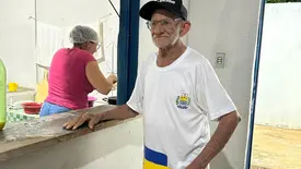 José Manoel , 91 anos, é aluno do Alfabetiza Piauí no Ceja Estela Nunes, em Bocaína (Foto: Sandra Portela)