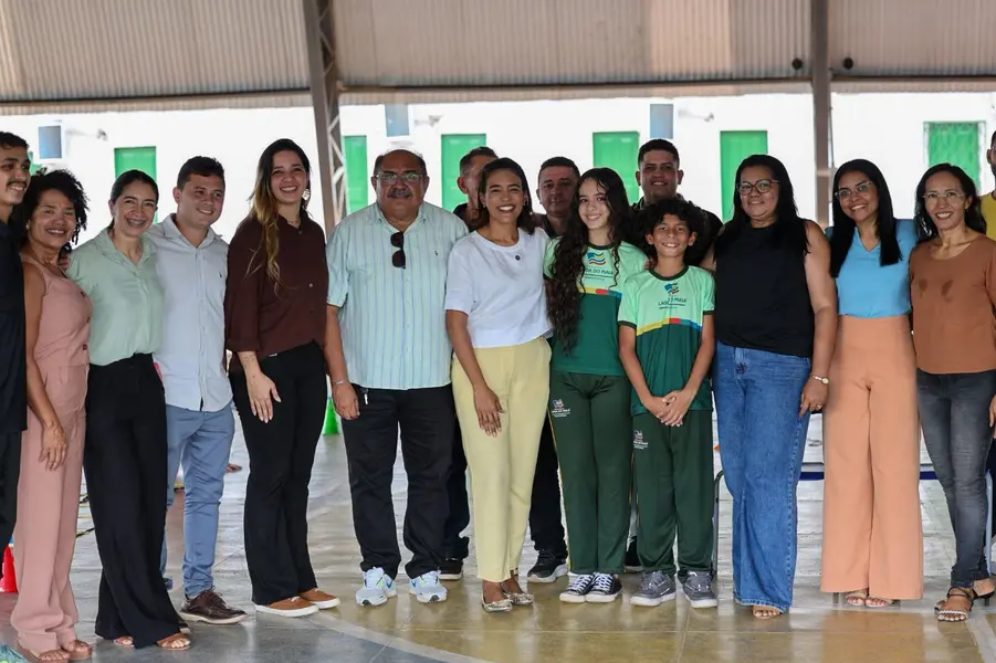 Lagoa do Piauí entrega novos fardamentos a rede municipal de ensino