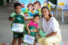 Lagoa do Piauí entrega novos fardamentos a rede municipal de ensino
