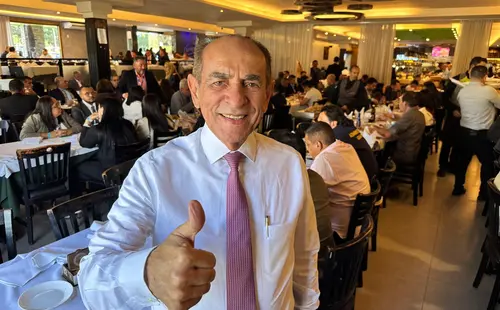 Marcelo Castro recebe mais de 120 vereadores piauienses em Brasília