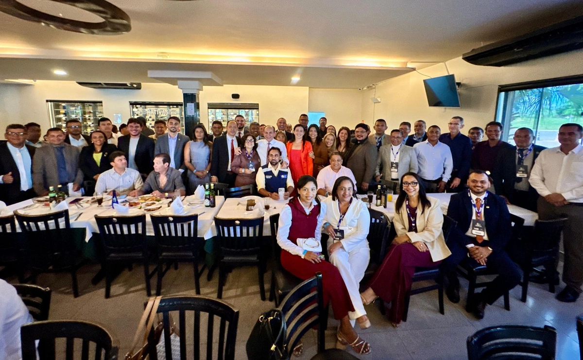 Marcelo Castro recebe mais de 120 vereadores piauienses em Brasília