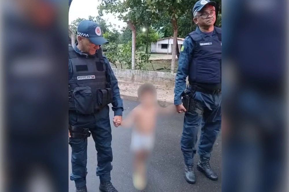 Menino de 3 anos é encontrado sozinho e sem roupas em cruzamento de Teresina