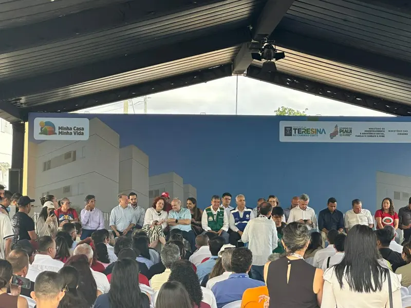 Ministros Wellington Dias e Vladimir Lima anunciam 1.680 moradias em Teresina