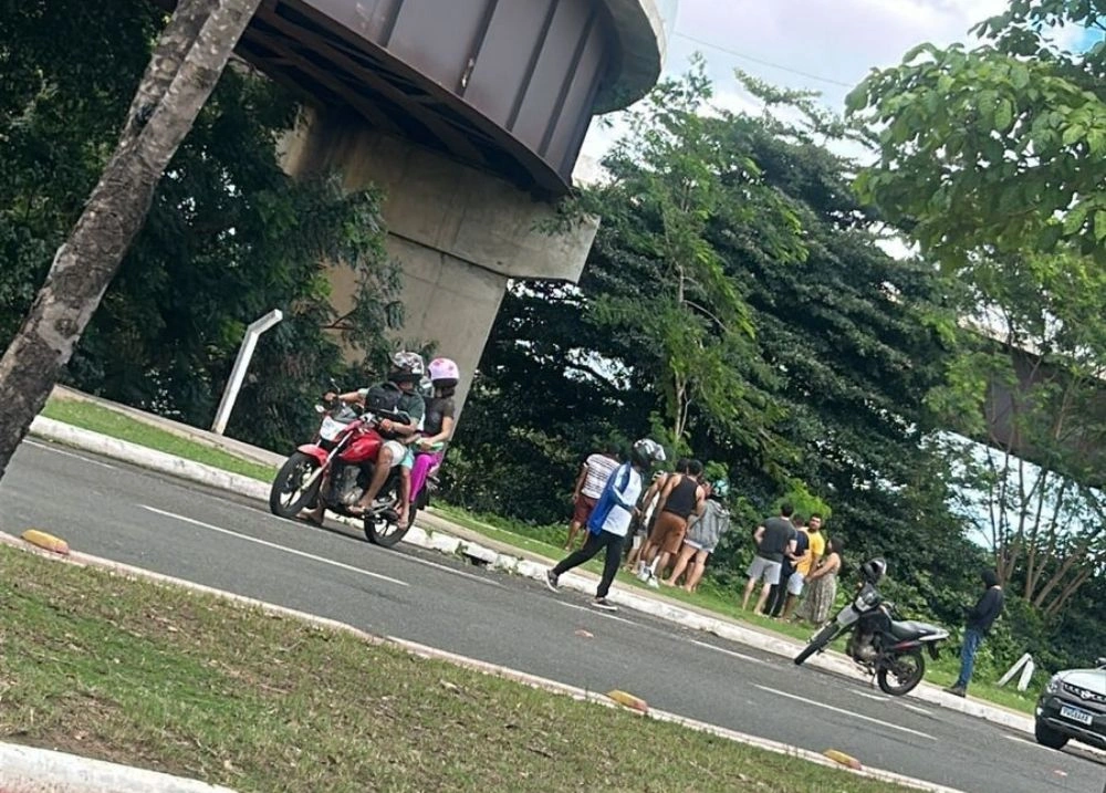 Motociclista cai no Rio Parnaíba após acidente na Ponte da Amizade