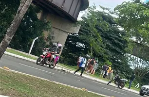 Motociclista cai no Rio Parnaíba após acidente na Ponte da Amizade (Foto: Reprodução)