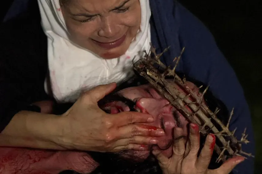 Multidão prestigia a Paixão de Cristo 2026 no centro de Esperantina, na Praça Lages Rebêlo