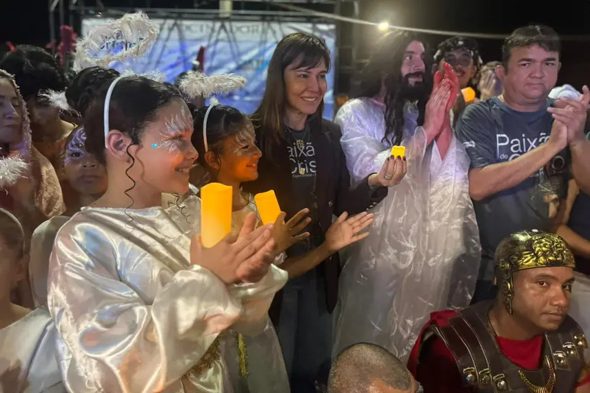 Multidão prestigia a Paixão de Cristo 2026 no centro de Esperantina, na Praça Lages Rebêlo