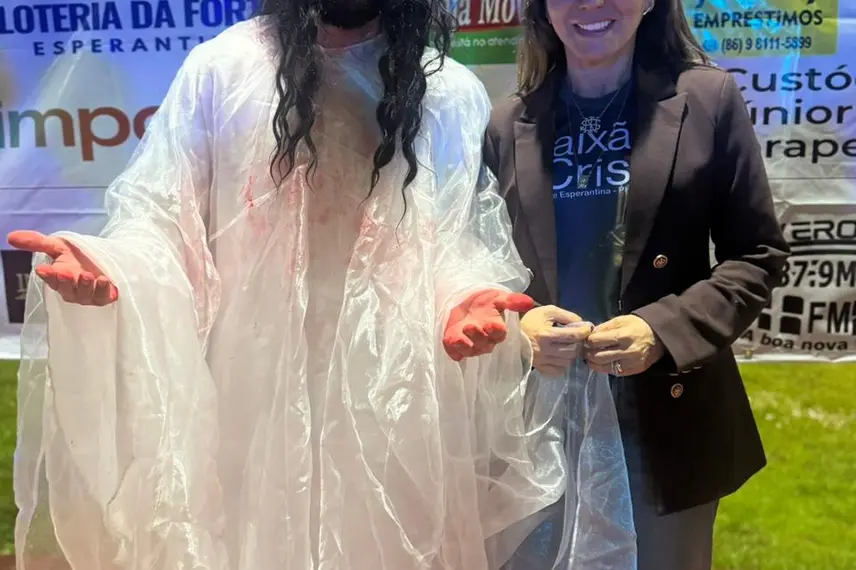 Multidão prestigia a Paixão de Cristo 2026 no centro de Esperantina, na Praça Lages Rebêlo