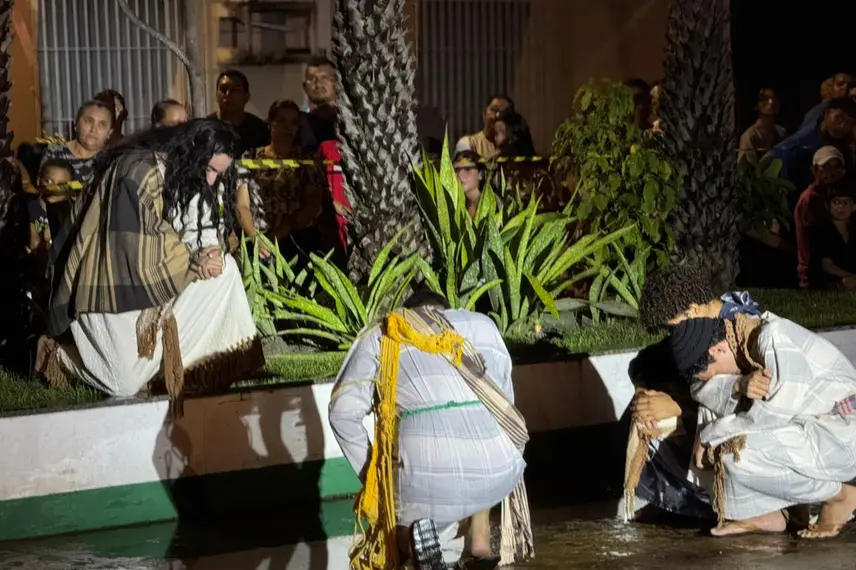 Multidão prestigia a Paixão de Cristo 2026 no centro de Esperantina, na Praça Lages Rebêlo